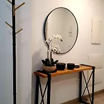 Blueskyesteponagardens إِستيبونا