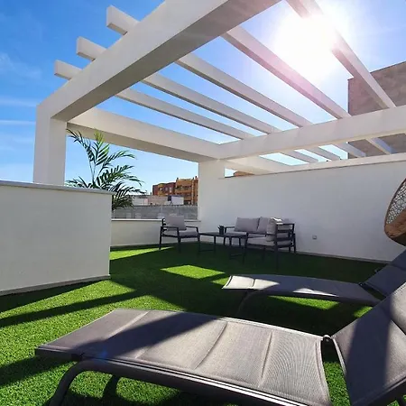 Blueskyesteponagardens شقة إِستيبونا